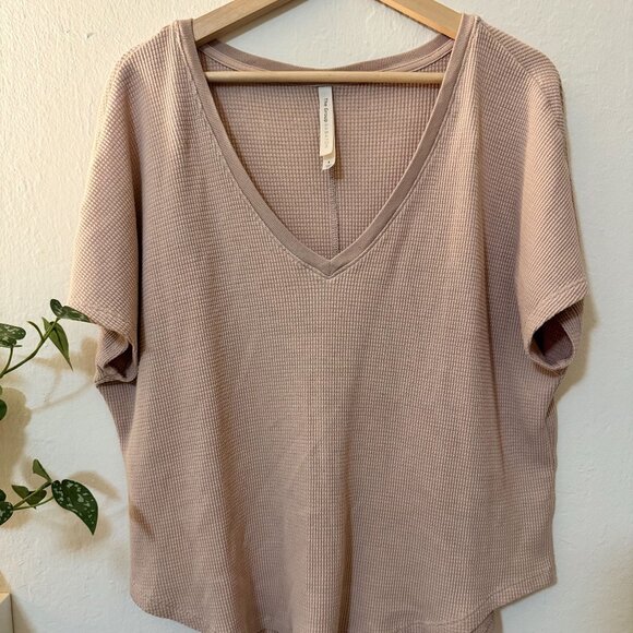 ☁️ Aritzia Waffle Knit V-Neck Tee ☁️ - Picture 1 of 5
